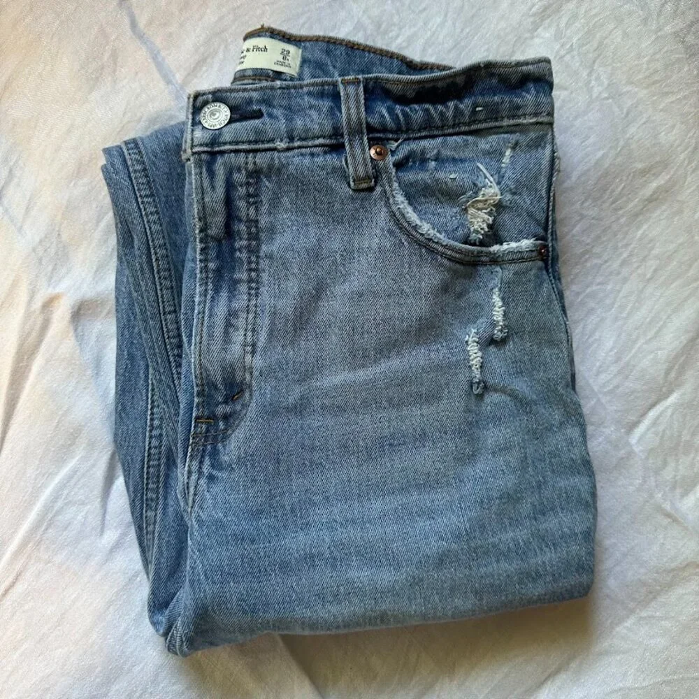 Abercrombie & Fitch The Skinny Distressed High Rise Jeans - Size 8 / 29 R - Picture 12 of 12